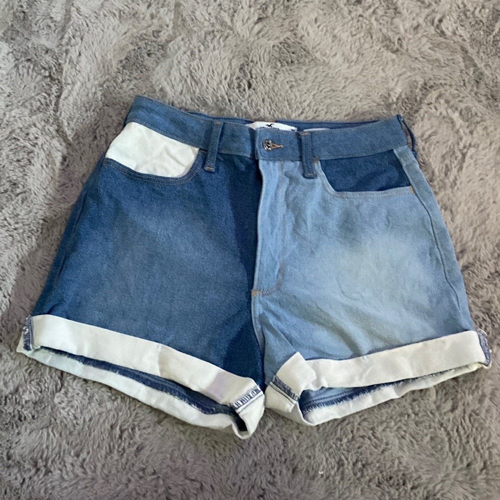 Hollister Curvy Ultra High Rise Mom Short